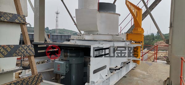 錘破、對(duì)輥破、立軸沖擊破三種制砂設(shè)備優(yōu)劣對(duì)比